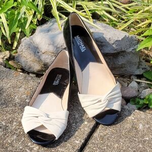 Michael kors leather black patent,  white flats